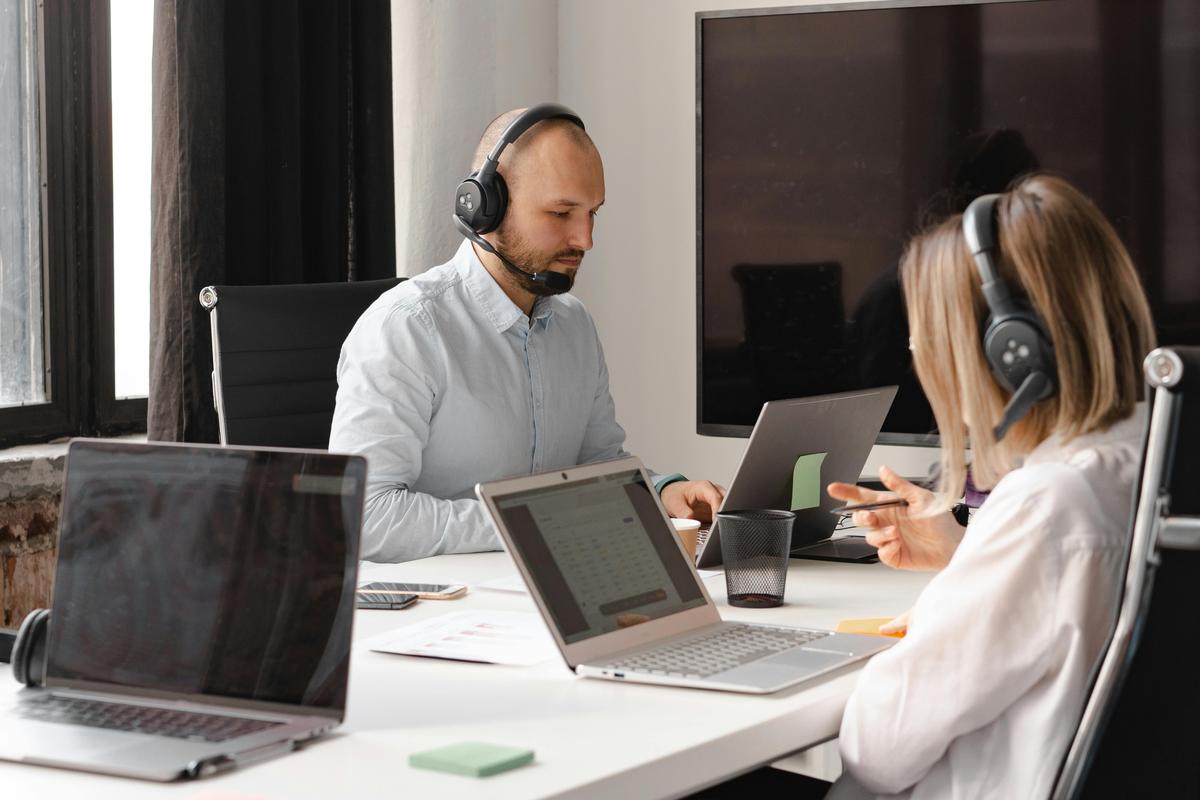 Dział call center – Emtor wózki widłowe Słupsk WYnajem wózków widłowych w Słupsku